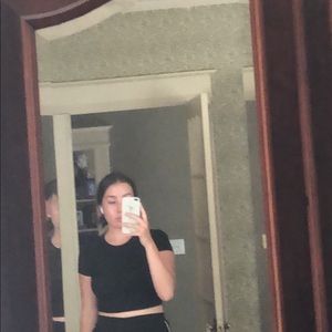 Meet your Posher, Mikai